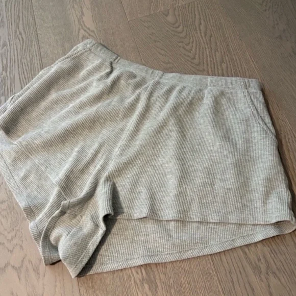 Lovers + Friends Mia Lounge Short - Picture 4 of 8